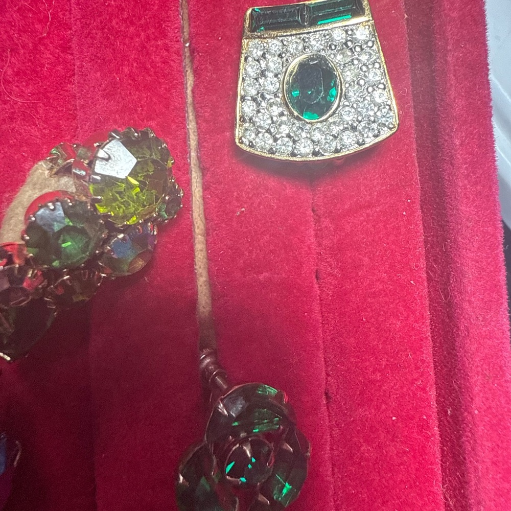 Single Clip-On Vintage Earrings Green Rhinestones - Picture 8 of 8